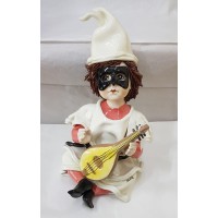 PULCINELLA CON MANDOLINO H30XL20 IN PORCELLANA DI CAPODIMONTE