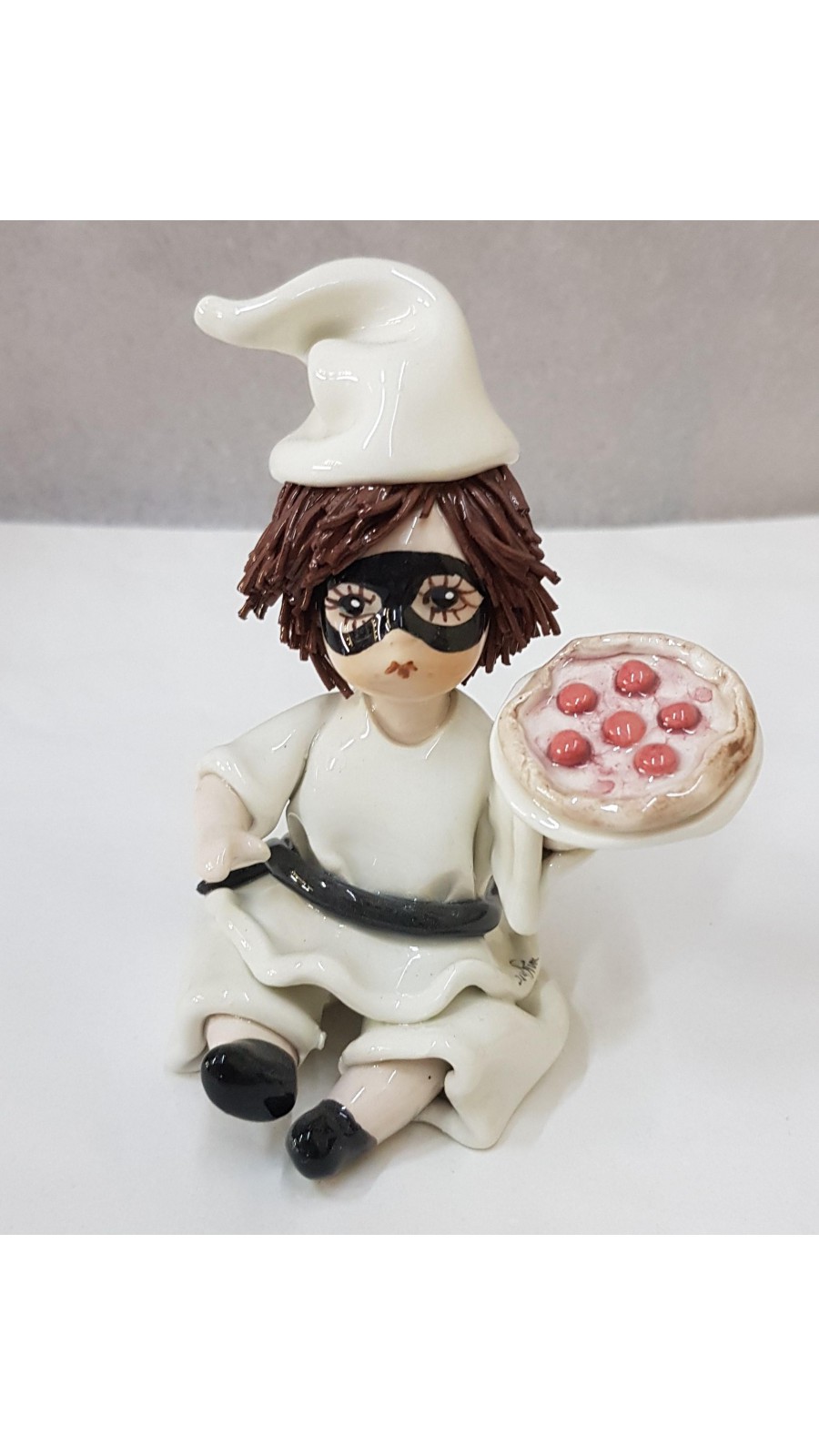 PULCINELLA CON PIZZA CM10 IN PORCELLANA DI CAPODIMONTE