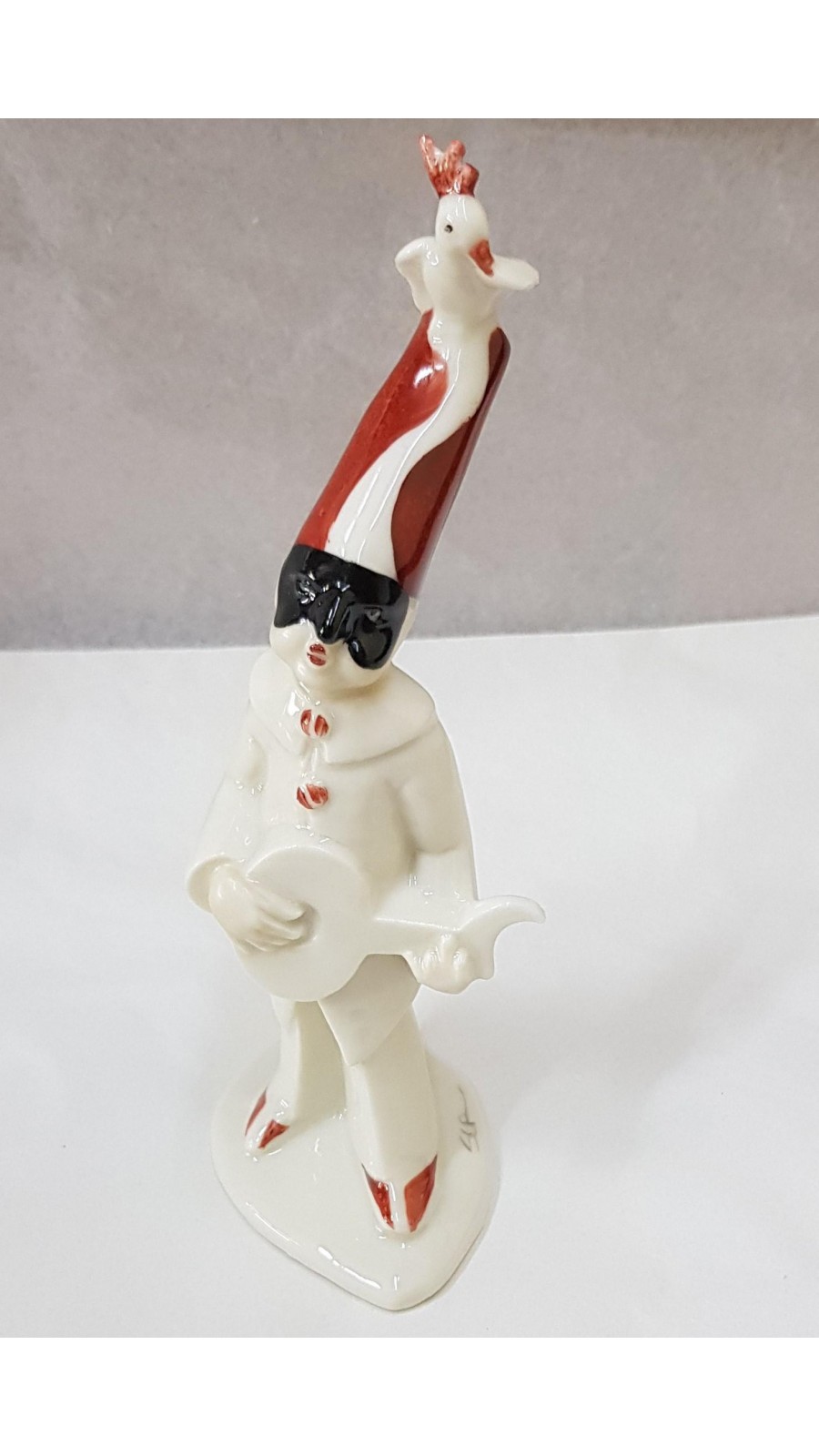  PULCINELLA CON MANDOLINO CM15 IN CERAMICA DI CAPODIMONTE