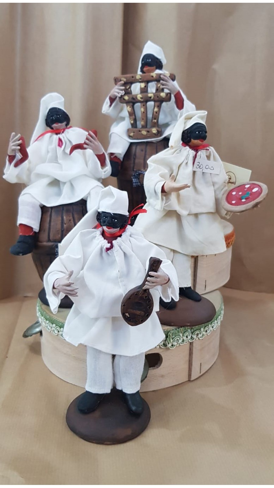 PULCINELLA VESTITO IN TERRACOTTA SECONDA MISURA